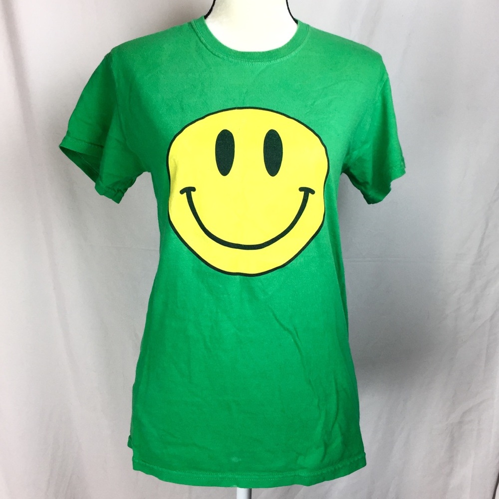 Vintage Happy face 🙂 graphic tee